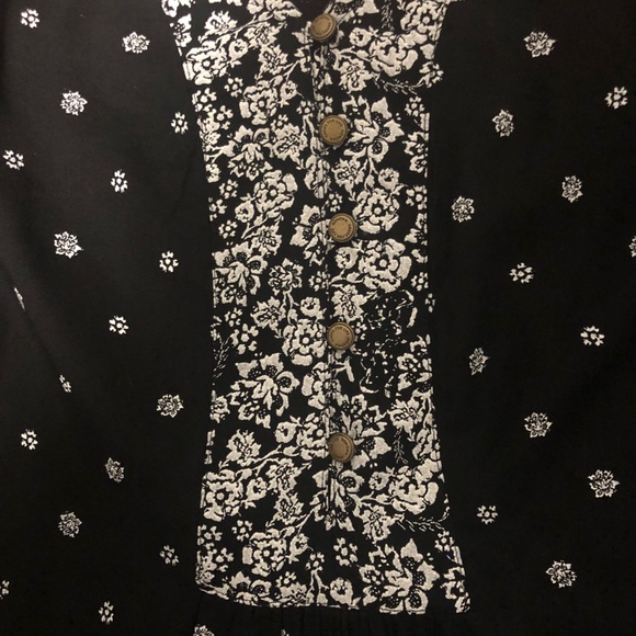 Button front tank🍍 - Picture 4 of 5